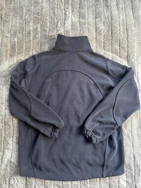 Lululemon Women's Black and Navy Sweatshirt